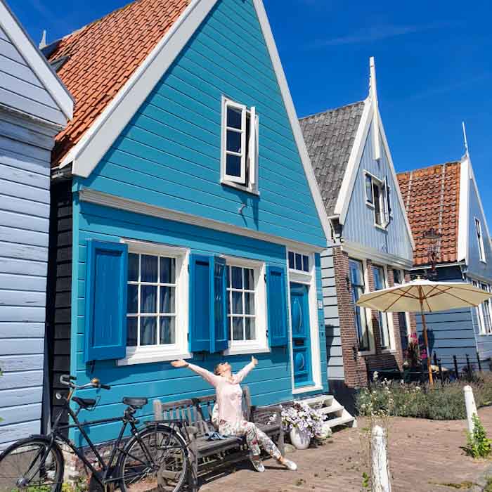 Durgerdam blue house - Discover True Netherlands
