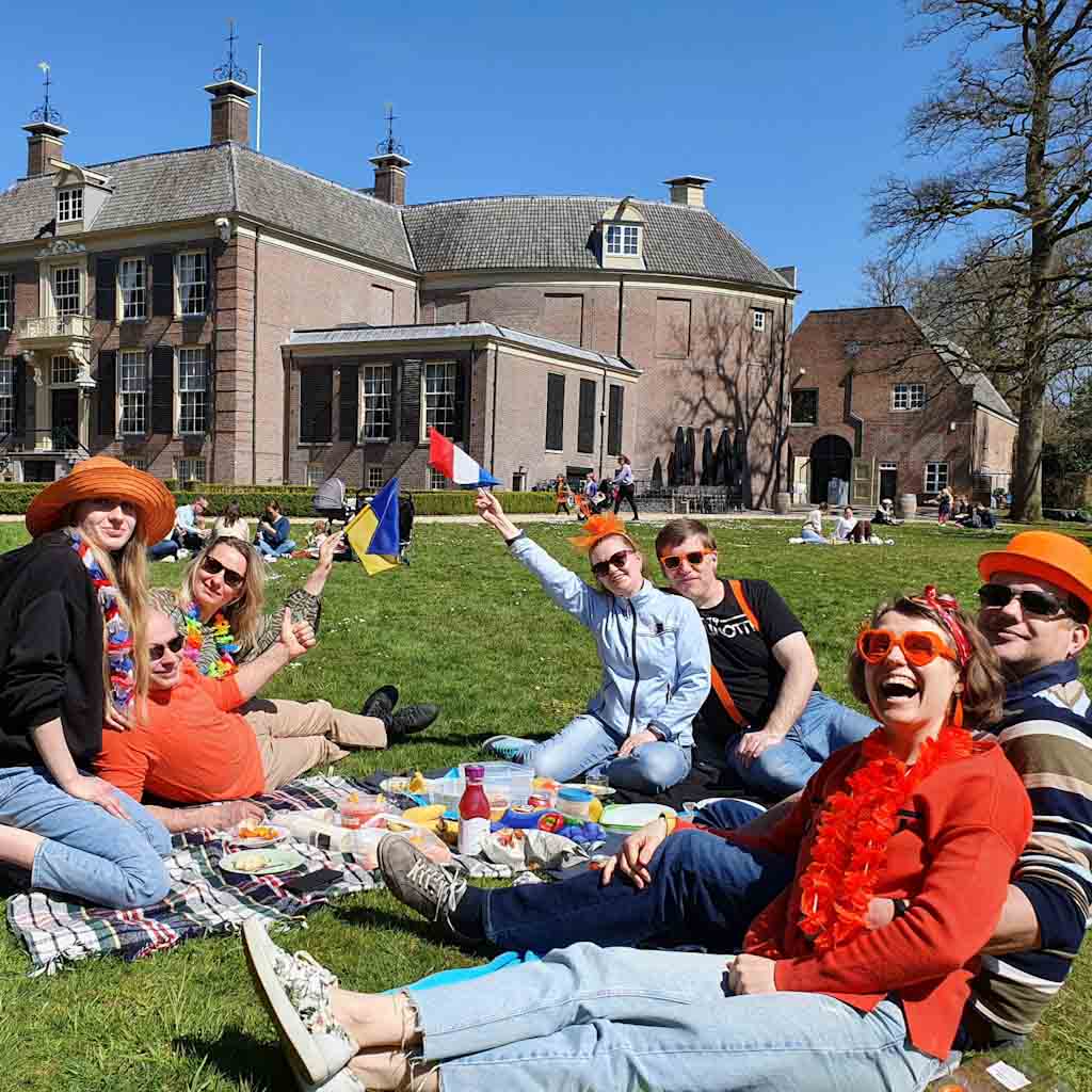 Groeneveld castle during Kings day with Ukrainians