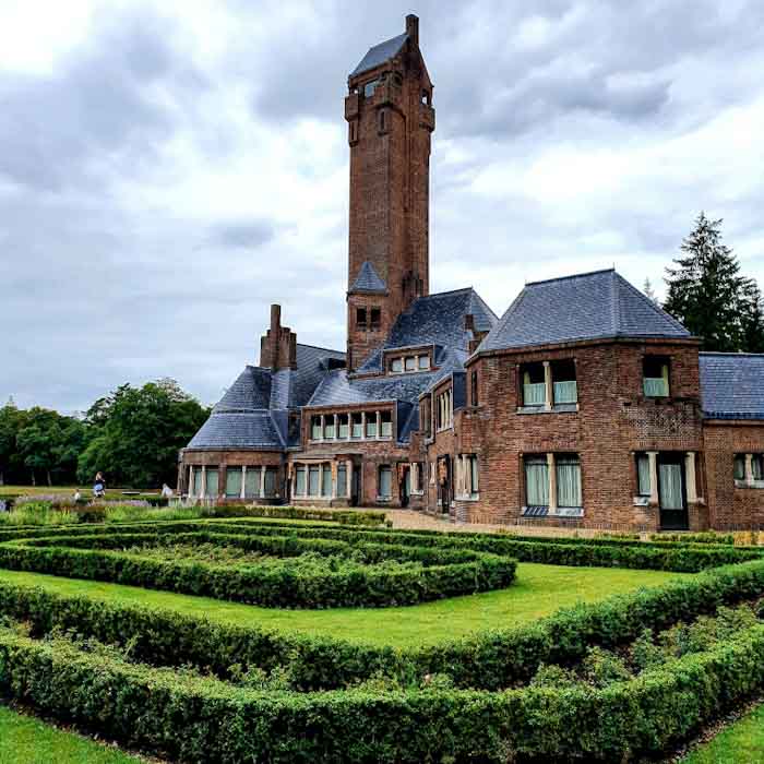 Jachhuis Sint Hubertus in Veluwe - Discover True Netherlands