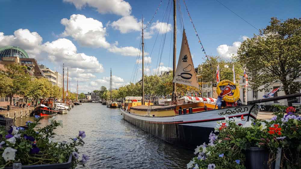 Leeuwarden canal - Discover True Netherlands -cover_image