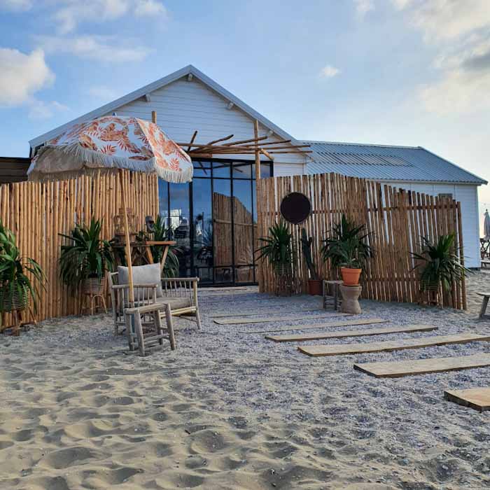 Noordwijk aan Zee - Entrance to the beach cafe - Discover True Netherlands