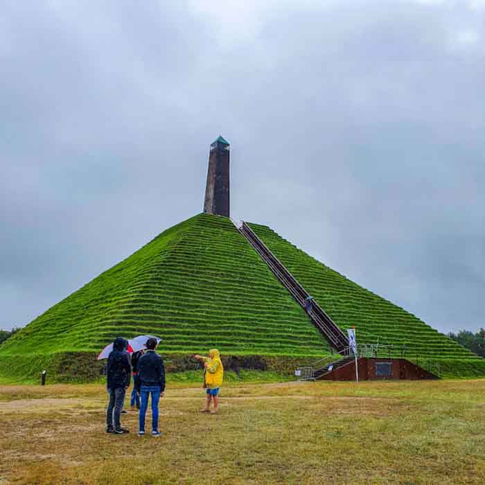 Pyramide van Austerlitz - Discover True Netherlands