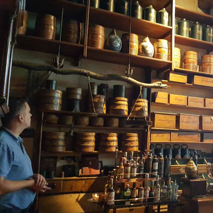 Ship Chandlers Warehouse Museum in Amsterdam - old barrels - Discover True Netherlands