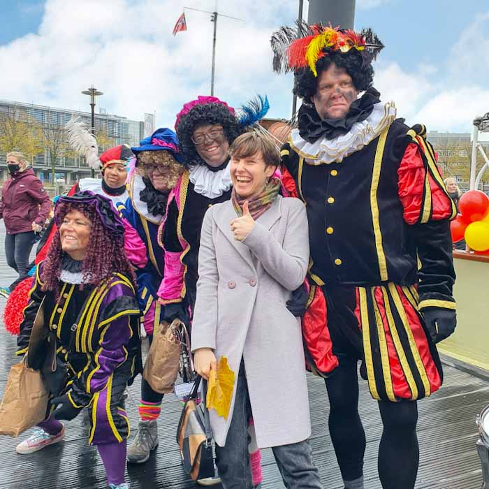 Sinter Klaas - Arrival of Black Pits - Discover True netherlands