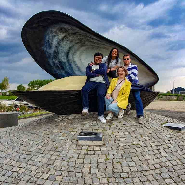 Tour to the Bruinisse oyster farm with Indian friends
